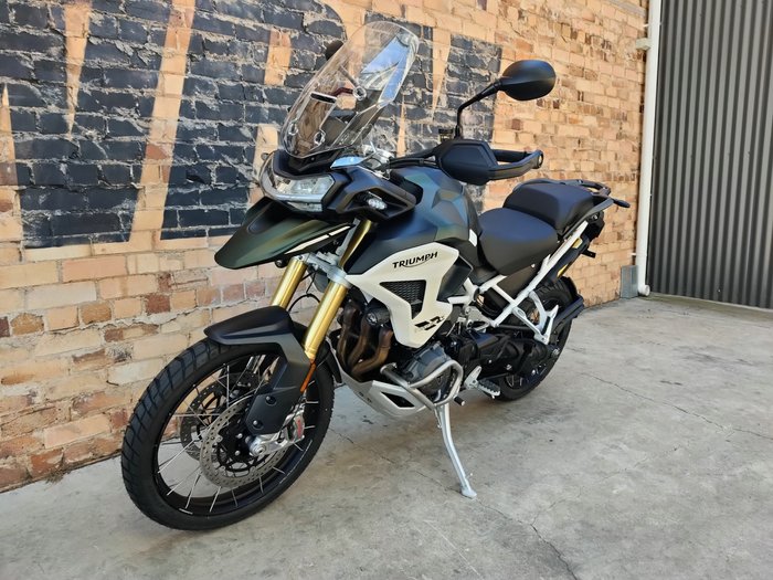 2026 TRIUMPH TIGER 1200 RALLY PRO ROAD MATT KHAKI