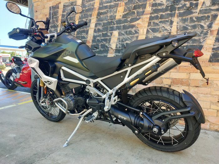 2026 TRIUMPH TIGER 1200 RALLY PRO ROAD MATT KHAKI