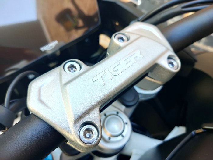 2026 TRIUMPH TIGER 1200 RALLY PRO ROAD MATT KHAKI