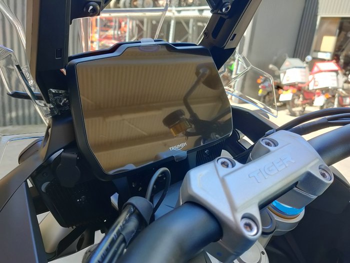 2026 TRIUMPH TIGER 1200 RALLY PRO ROAD MATT KHAKI