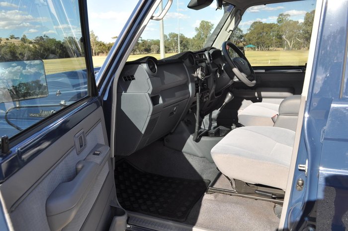 2023 Toyota Landcruiser GXL