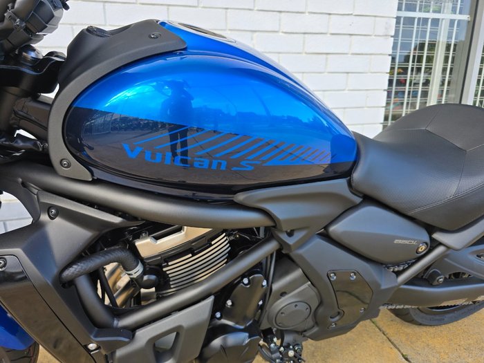 2026 Kawasaki VULCAN S BURGUNDY