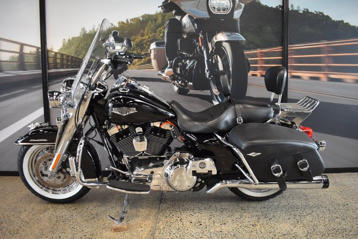 2014 Harley-davidson FLHR ROAD KING BLACK