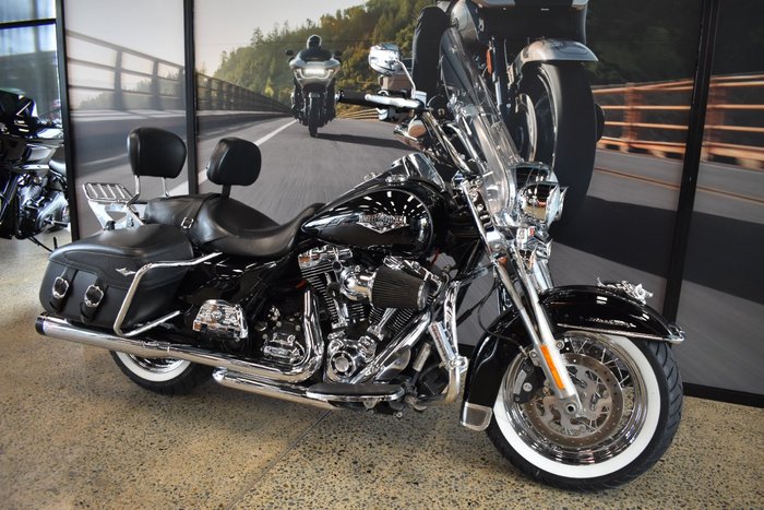 2014 Harley-davidson FLHR ROAD KING BLACK