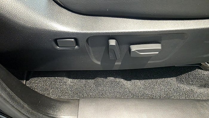 2025 Isuzu D-MAX BLADE