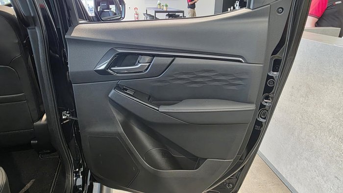 2025 Isuzu D-MAX BLADE