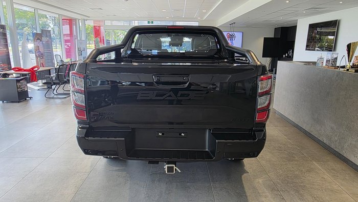 2025 Isuzu D-MAX BLADE