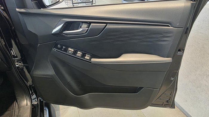 2025 Isuzu D-MAX BLADE