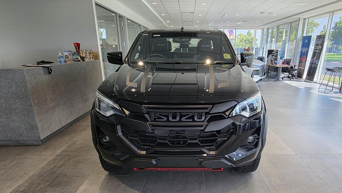 2025 Isuzu D-MAX BLADE