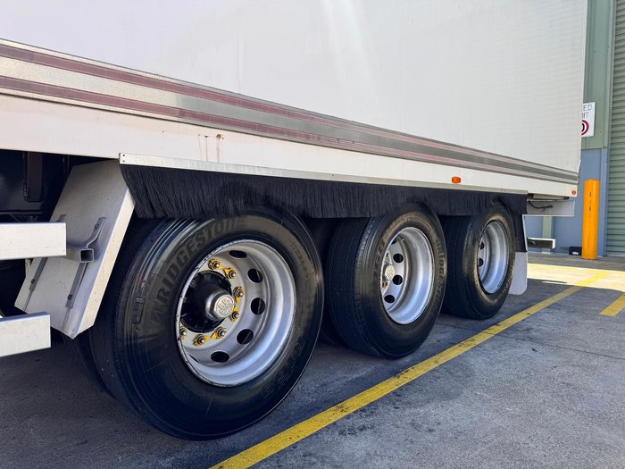 2014 FTE St3 24 Pallet -28 Freezer, Rear Evap Roller Door, 4.2M