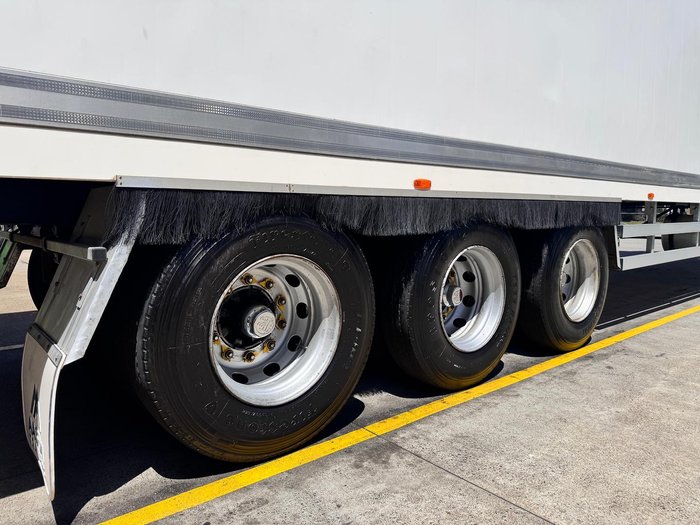 2014 FTE St3 24 Pallet -28 Freezer, Rear Evap Roller Door, 4.2M