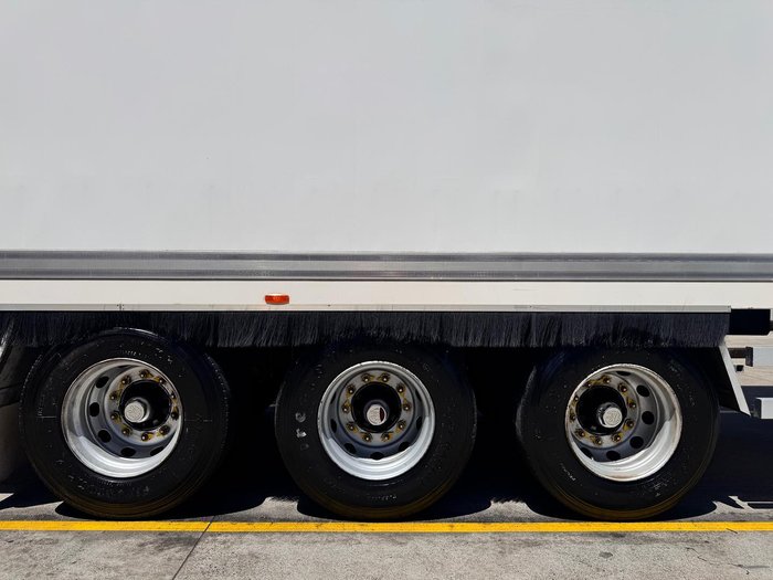 2014 FTE St3 24 Pallet -28 Freezer, Rear Evap Roller Door, 4.2M