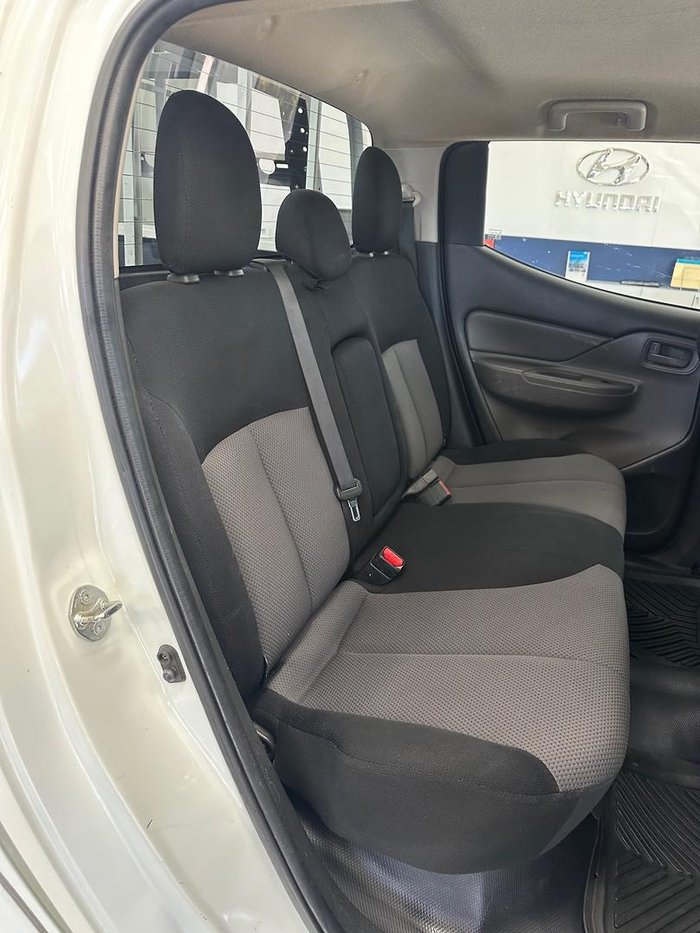 2017 Mitsubishi Triton GLX MQ MY17 4X4 Dual Range White