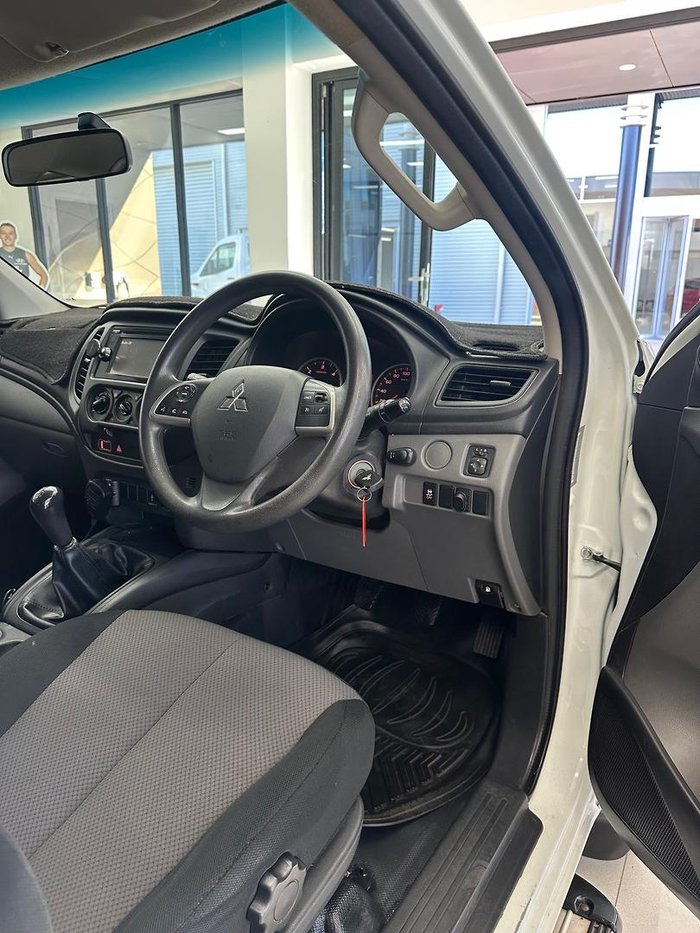 2017 Mitsubishi Triton GLX MQ MY17 4X4 Dual Range White