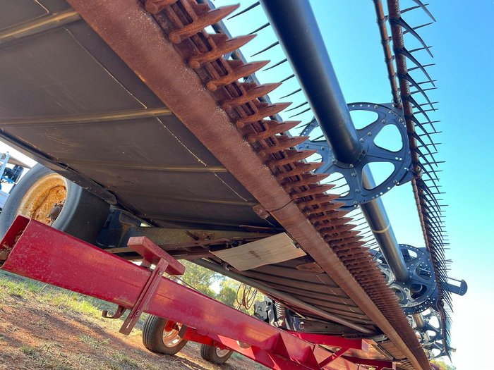 2012 CASE IH 2152 Red