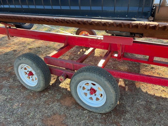 2012 CASE IH 2152 Red