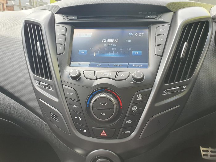 2014 Hyundai Veloster SR Turbo FS4 Series II Veloster Red