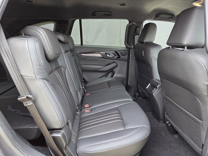 2025 Isuzu MU-X LS-T