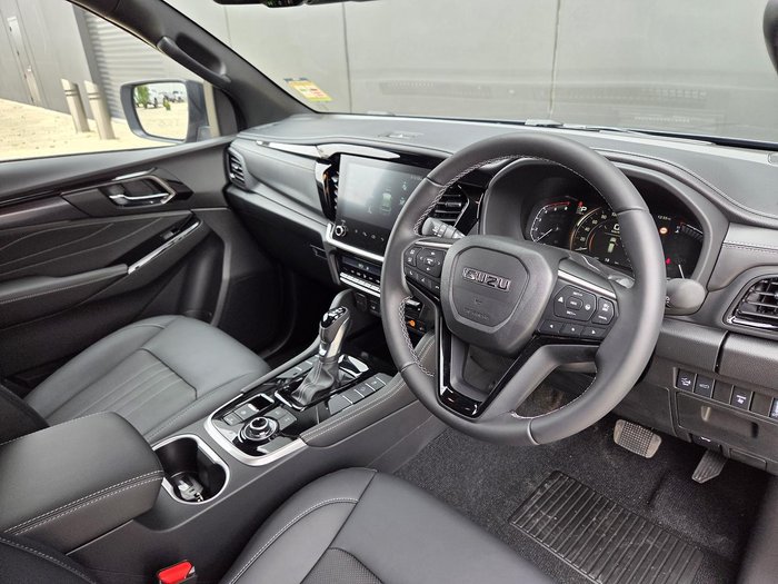 2025 Isuzu MU-X LS-T