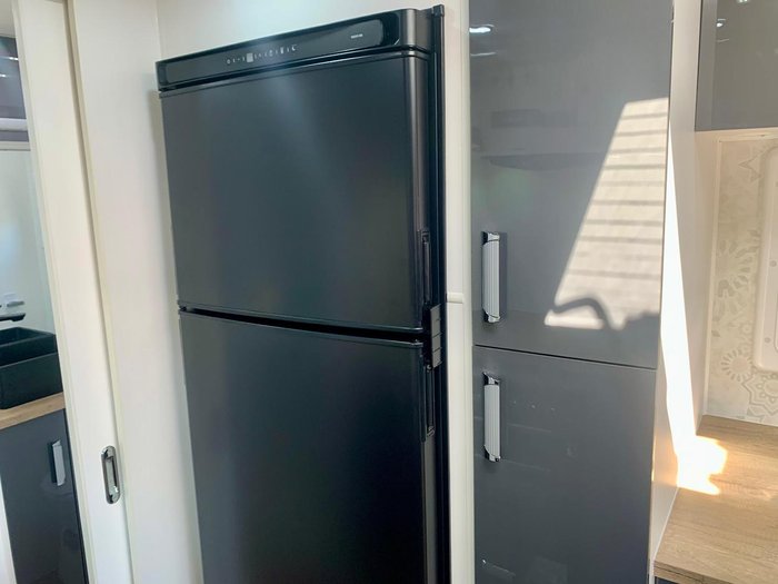 2023 VICTORY CARAVANS Trophy Rear club