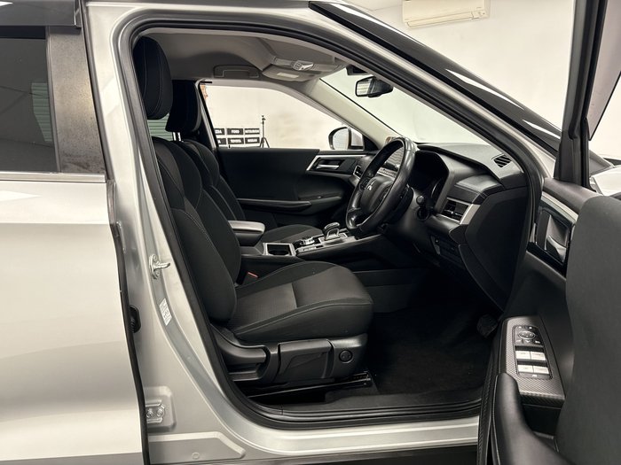 2021 Mitsubishi Outlander LS