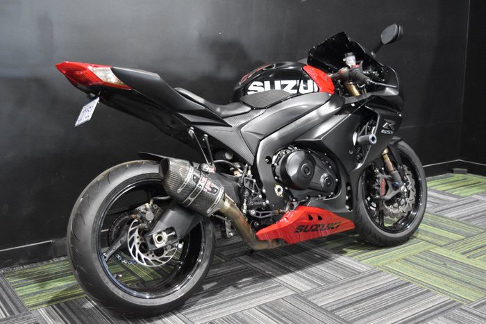 2010 Suzuki GSX-R1000 black