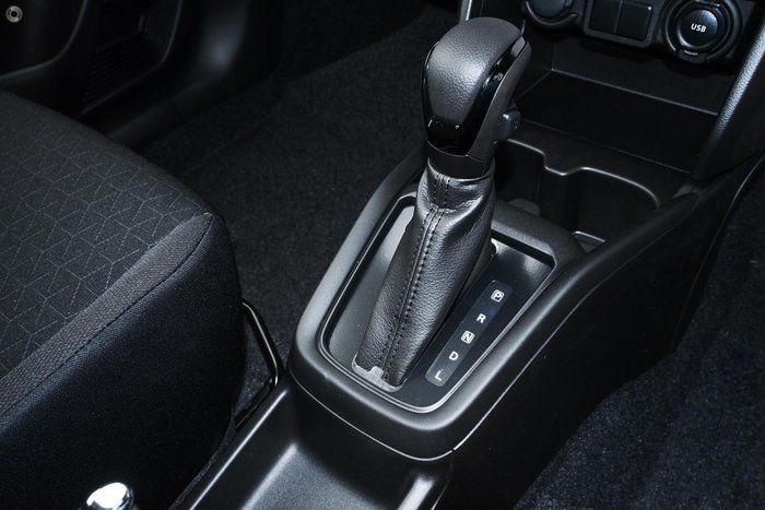 2025 Suzuki Swift Hybrid UZ Pure White