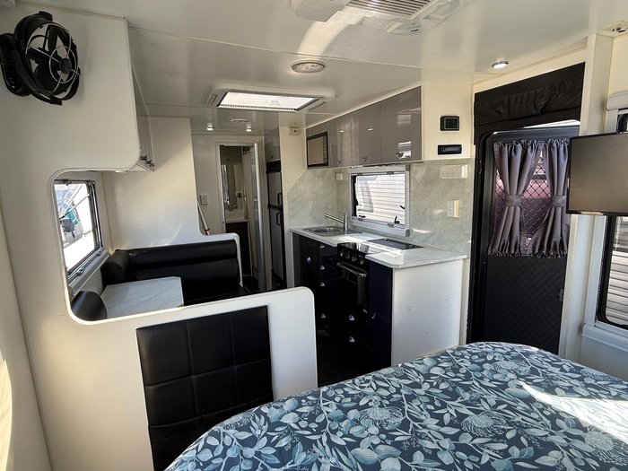 2017 On The Move Caravans Traxx