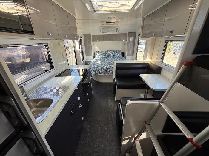 2017 On The Move Caravans Traxx