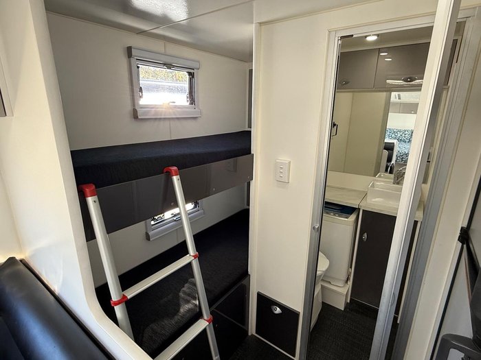 2017 On The Move Caravans Traxx