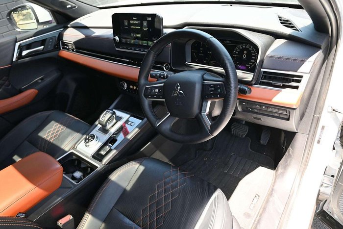 2023 Mitsubishi Outlander PHEV Exceed Tourer