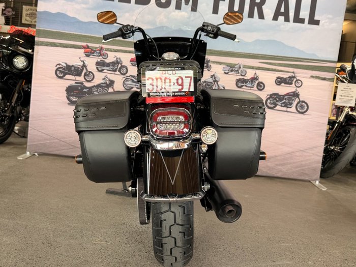 2025 Harley-davidson FLHC HERITAGE CLASSIC (117) Vivid Black