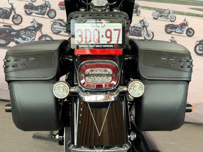2025 Harley-davidson FLHC HERITAGE CLASSIC (117) Vivid Black