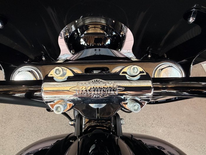 2025 Harley-davidson FLHC HERITAGE CLASSIC (117) Vivid Black