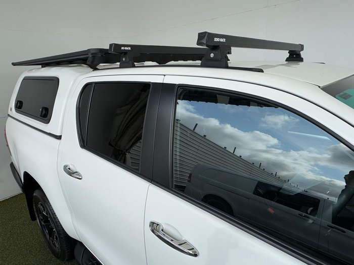 2022 Toyota Hilux SR5