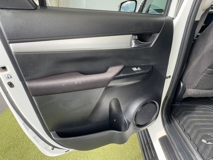 2022 Toyota Hilux SR5