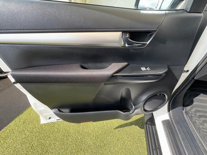 2022 Toyota Hilux SR5