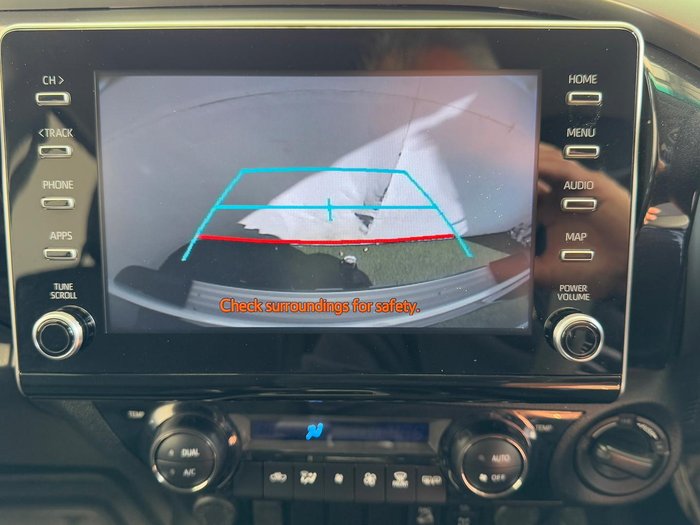 2022 Toyota Hilux SR5