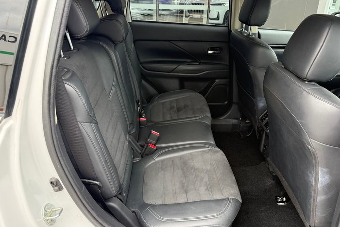 2021 Mitsubishi Outlander LS