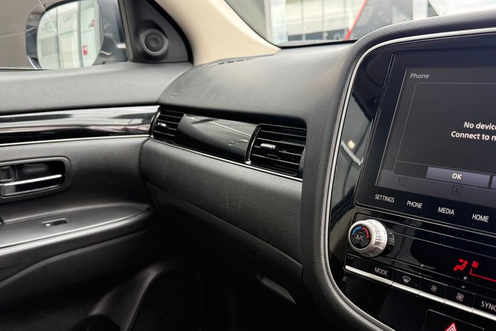 2021 Mitsubishi Outlander LS