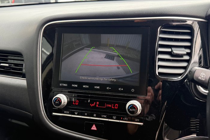 2021 Mitsubishi Outlander LS