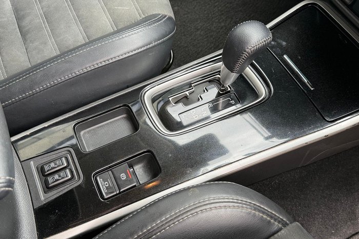 2021 Mitsubishi Outlander LS