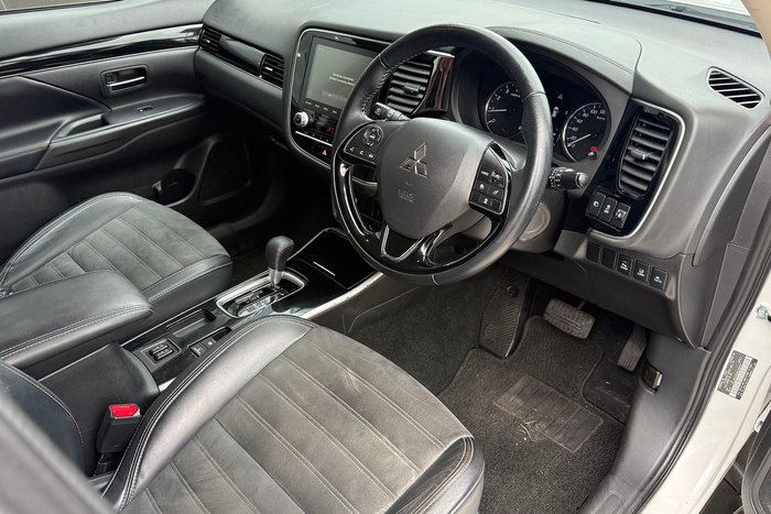 2021 Mitsubishi Outlander LS