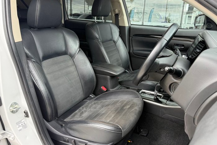 2021 Mitsubishi Outlander LS