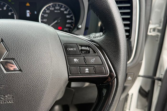 2021 Mitsubishi Outlander LS