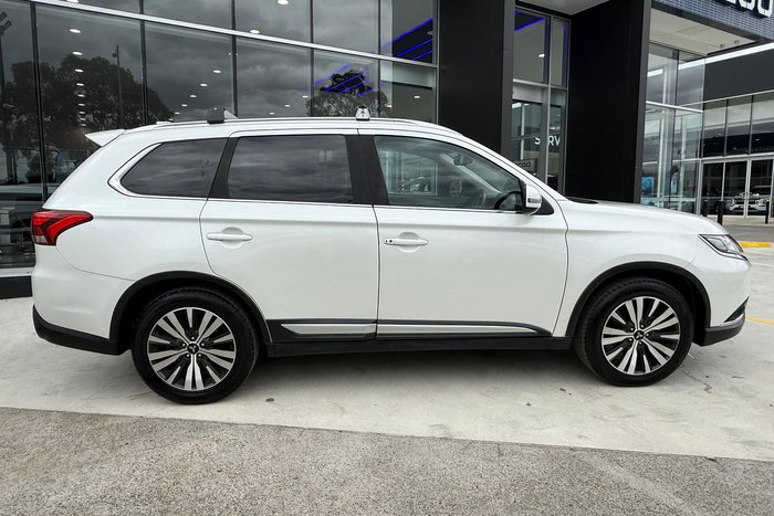 2021 Mitsubishi Outlander LS