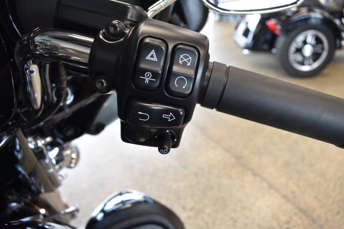 2024 Harley-davidson FLHTCUTG TRI GLIDE U/CLC 114 TABACCO FADE