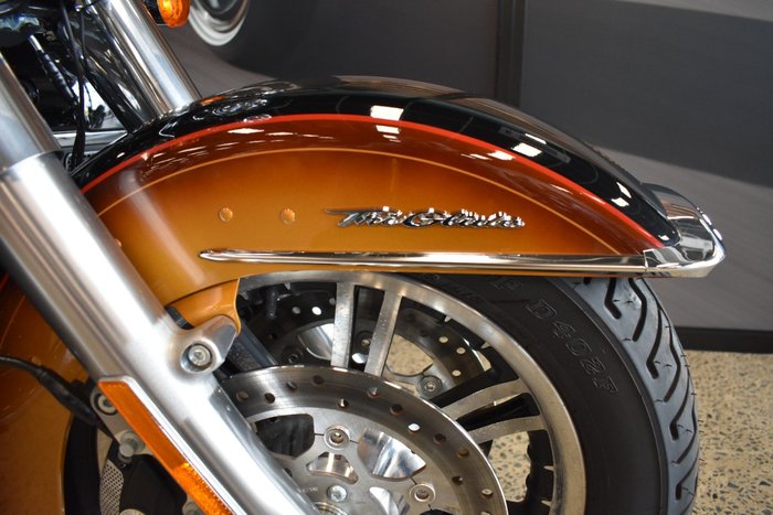 2024 Harley-davidson FLHTCUTG TRI GLIDE U/CLC 114 TABACCO FADE