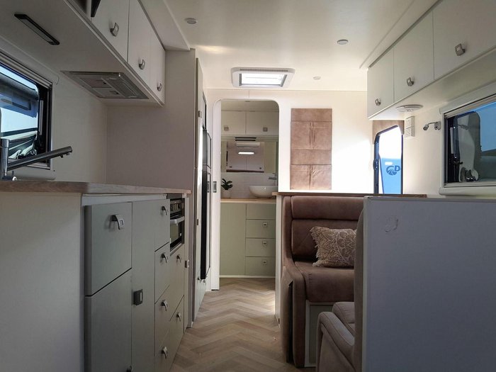 2025 Design RV Forerunner V5-2 20'6