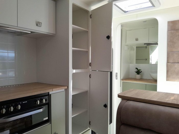 2025 Design RV Forerunner V5-2 20'6